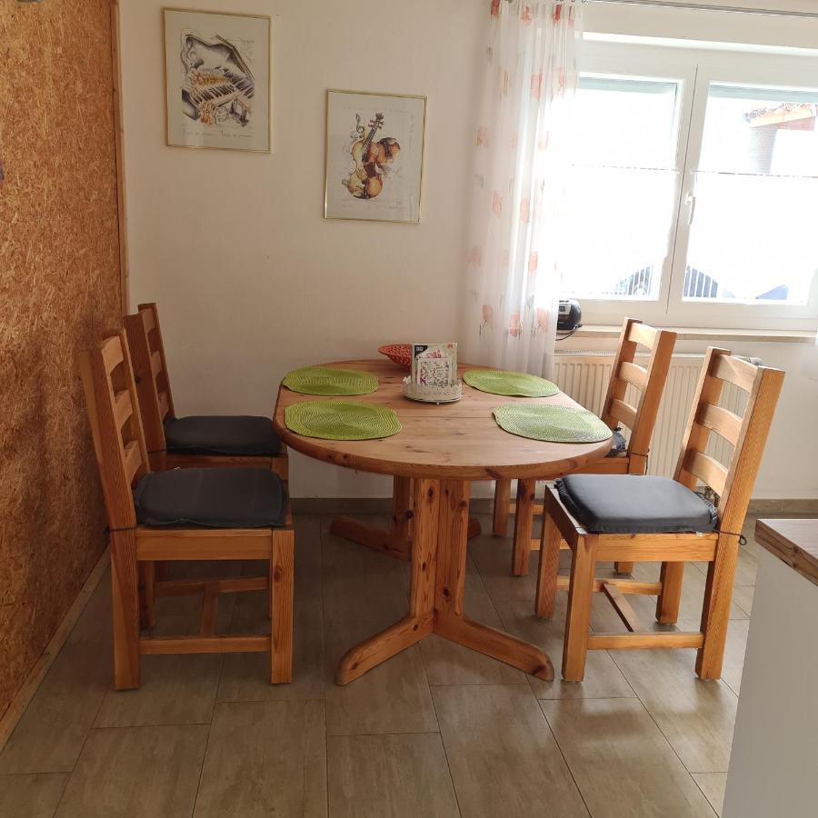 Apartamento Marienstrasse Neukirchen vorm Wald Exterior foto